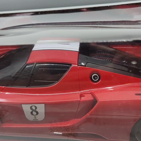 XQ Toys 1:18 Scale Radio Control Model Car Ferrari FXX Red. New, sealed - Picture 11 of 13